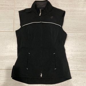 Arista Women’s black Riding Vest, small.